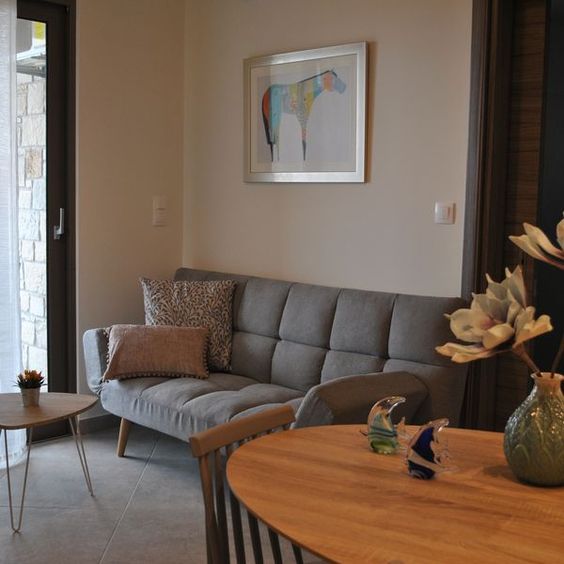 Lựa chọn sofa gỗ nhỏ gọn thế nào cho căn chung cư của bạn?