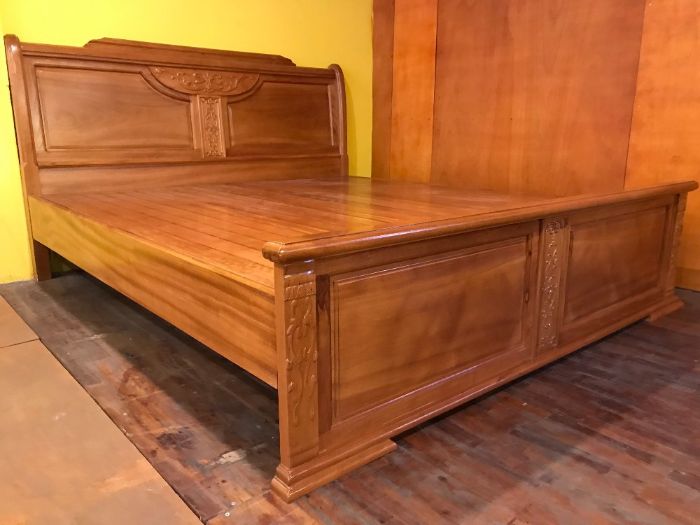 Mẫu giường ngủ gỗ cẩm vàng tự nhiên