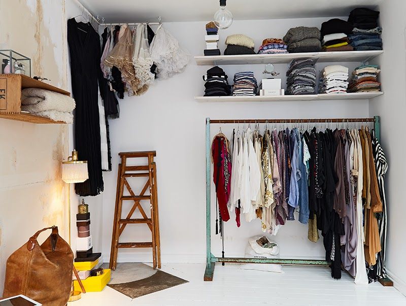 Hướng dẫn cách sắp xếp tủ áo nhỏ hiệu quả và tiết kiệm được không gian