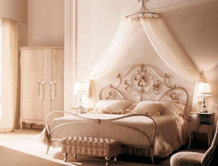 Mẫu giường nữ hoàng Royal Canopy