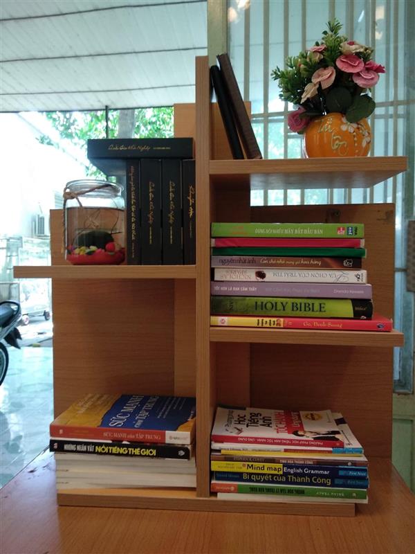 Có nên sử dụng kệ sách giá rẻ của Triệu Gia hay không?