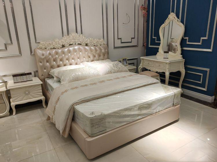 Mẫu giường cho phòng ngủ tân cổ điển độc quyền Triệu Gia