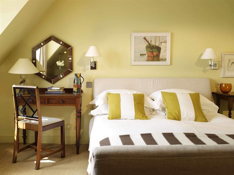 Mẹo chọn mua bàn trang điểm nhỏ theo phong thủy